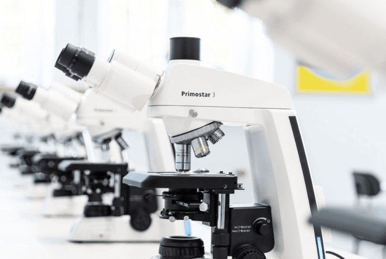 Profesionāls gaismas mikroskops Zeiss Primostar 3 27 primostar mikroskopas